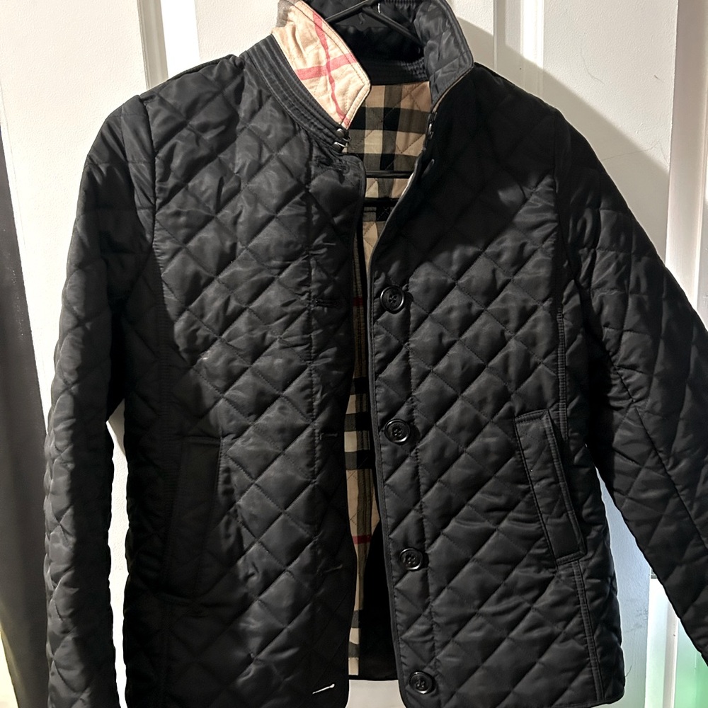 Kids size 14 Burberry quilted jacket in Black great condition